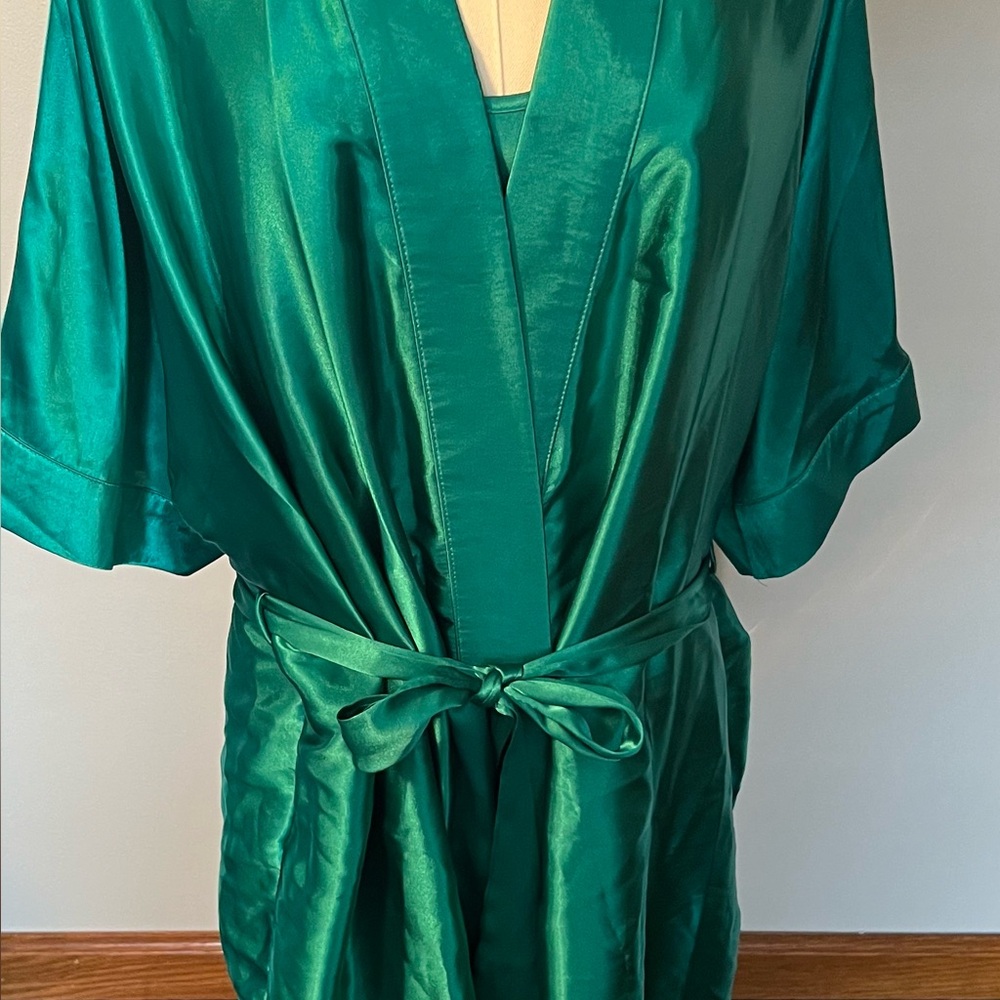 Hidden Fantasies Robe And Gown Racerback Style Emerald Green Size Medium Vtg